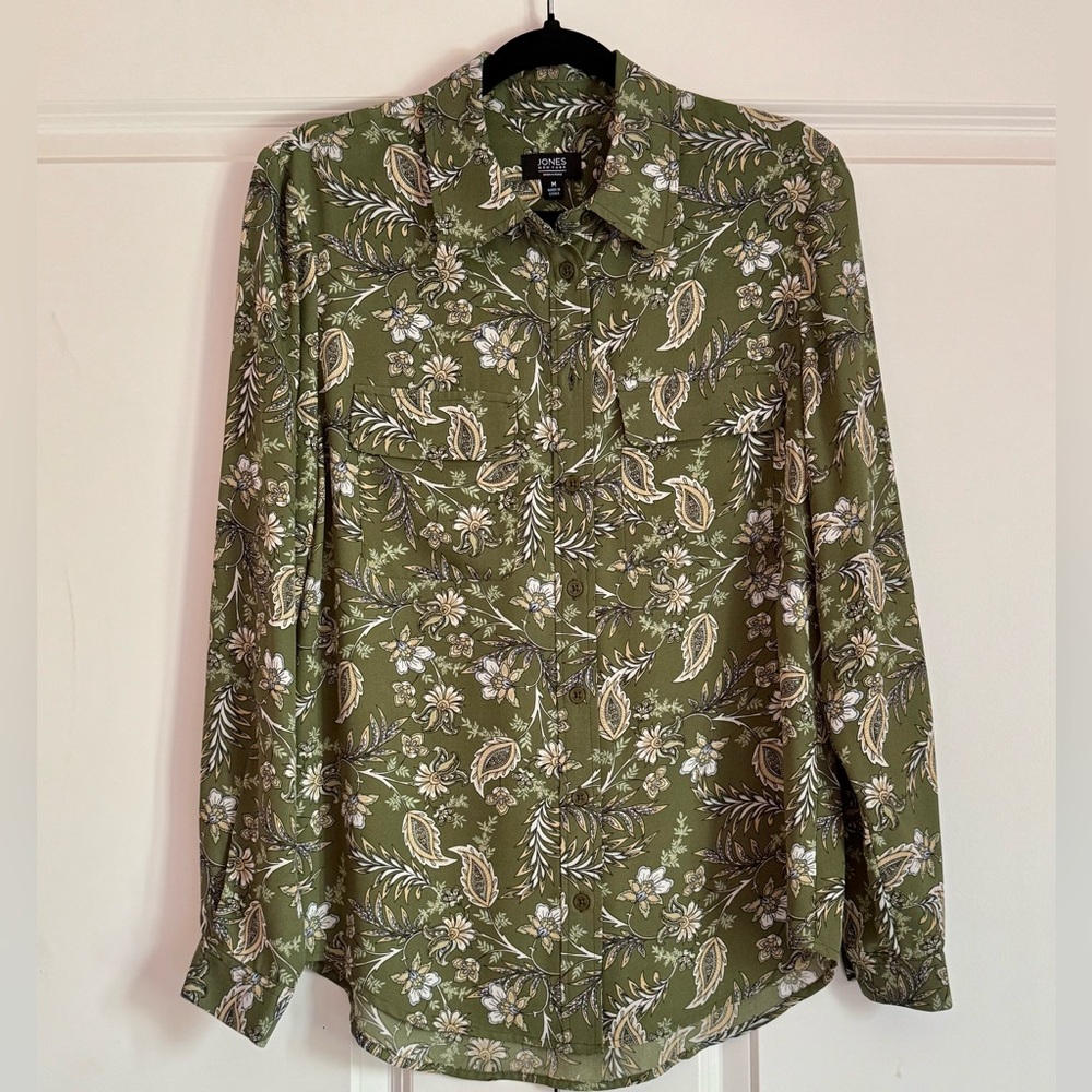 Jones New York Green and White Long Sleeve Button Down Shirt Never Worn SZ.M